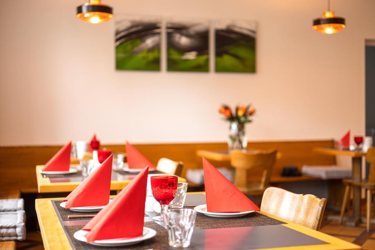 Hotel Baeren Niederscherli エクステリア 写真