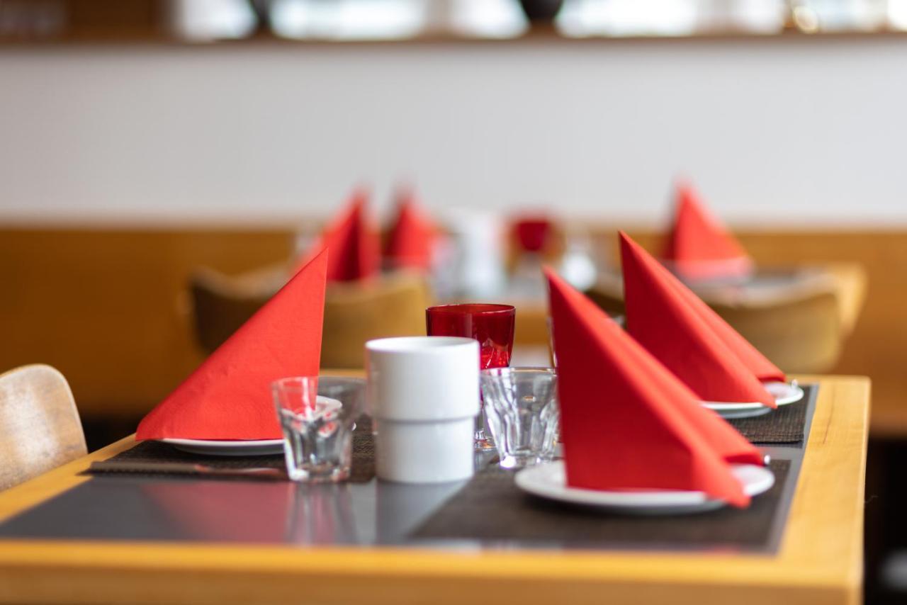 Hotel Baeren Niederscherli エクステリア 写真